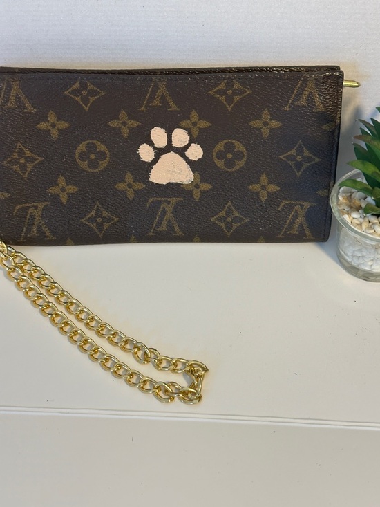 Louis Vuitton Monogram Clutch
Interior removed due to peeling and stickiness - Picture 1 of 7